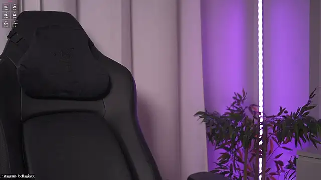 Snapshot of BellaGiaxx chatting on October 2025 03:57:02 PM BellaGiaxx online show from October 2025 03:57:02 PM