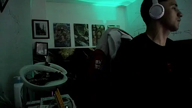 Sisoyalejo420 online show from October 2025 02:45:01 AM