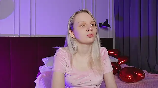 Snapshot of Beatrica_Klein chatting on February 2025 01:49:02 PM Beatrica Klein online show from February 2025 01:49:02 PM