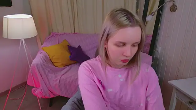 Snapshot of Beatrica_Klein chatting on March 2026 03:27:01 PM Beatrica Klein online show from March 2026 03:27:01 PM