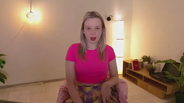 Snapshot of Beatrica_Klein chatting on March 2026 03:45:01 PM Beatrica Klein online show from March 2026 03:45:01 PM