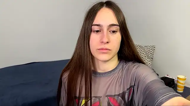 Snapshot of AliceKolltt chatting on April 2026 08:34:02 PM AliceKolltt online show from April 2026 08:34:02 PM