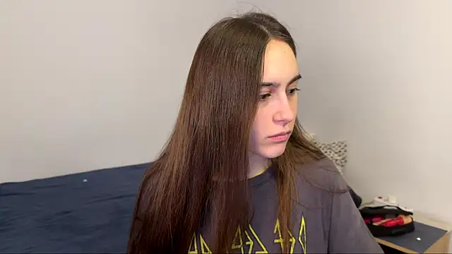 Snapshot of AliceKolltt chatting on April 2026 09:28:01 PM AliceKolltt online show from April 2026 09:28:01 PM