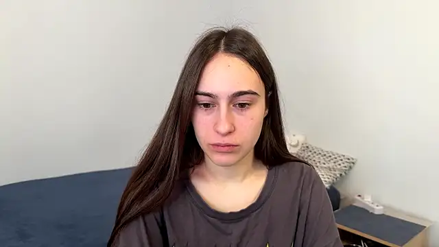 Snapshot of AliceKolltt chatting on May 2026 06:10:01 AM AliceKolltt online show from May 2026 06:10:01 AM