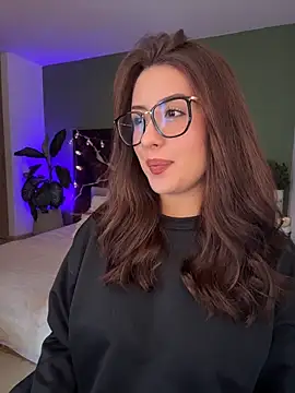 EmaSaenz online show from April 2026 09:43:01 PM