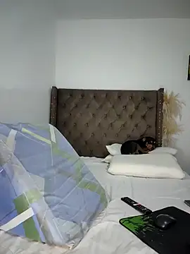 manuela star online show from February 2025 09:12:01 PM