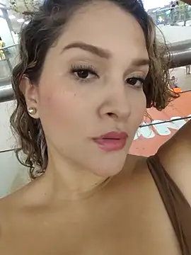 Sara smiiith211 online show from March 2025 10:49:02 PM