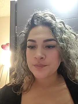 Sara smiiith211 online show from May 2026 04:25:02 PM