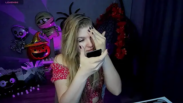 lily williamss online show from October 2025 12:24:01 AM