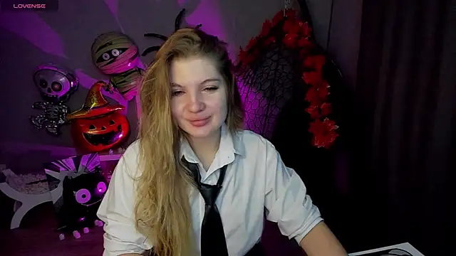 lily williamss online show from October 2025 12:11:02 AM