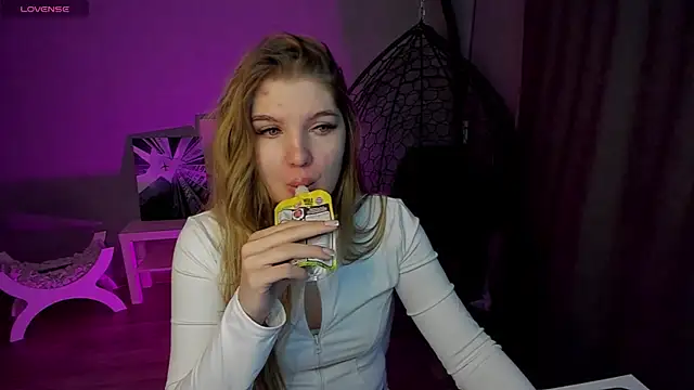 lily williamss online show from February 2026 12:43:02 AM