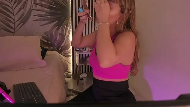 Samaantha-White online show from April 2026 11:24:01 AM