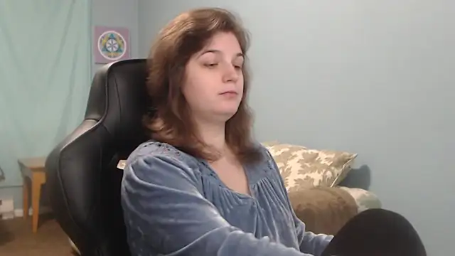 Snapshot of TreeJeanne chatting on December 2024 07:40:01 PM TreeJeanne online show from December 2024 07:40:01 PM