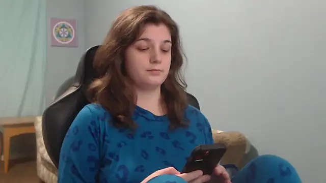 Snapshot of TreeJeanne chatting on March 2025 02:43:02 AM TreeJeanne online show from March 2025 02:43:02 AM