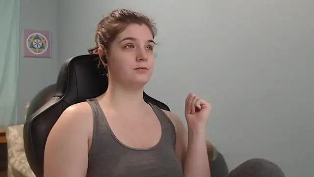 Snapshot of TreeJeanne chatting on March 2025 05:02:01 PM TreeJeanne online show from March 2025 05:02:01 PM