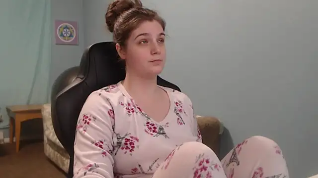 Snapshot of TreeJeanne chatting on March 2025 05:16:01 AM TreeJeanne online show from March 2025 05:16:01 AM