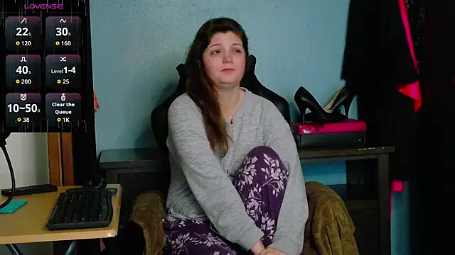 Snapshot of TreeJeanne chatting on October 2025 12:30:02 AM TreeJeanne online show from October 2025 12:30:02 AM