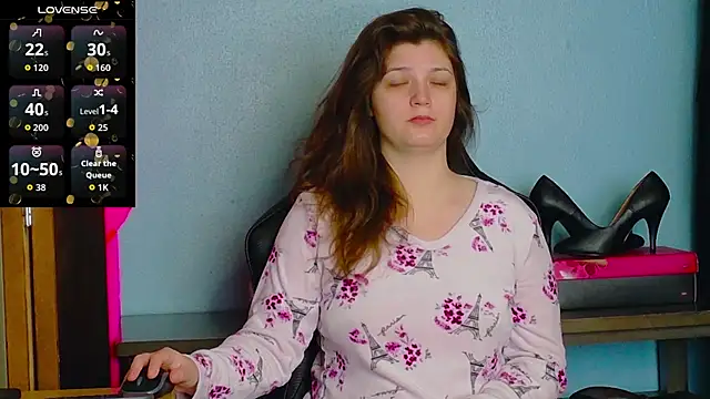 Snapshot of TreeJeanne chatting on October 2025 03:02:01 PM TreeJeanne online show from October 2025 03:02:01 PM