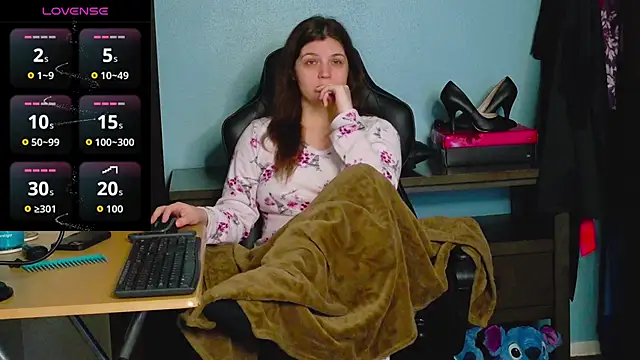 Snapshot of TreeJeanne chatting on November 2025 12:57:02 AM TreeJeanne online show from November 2025 12:57:02 AM