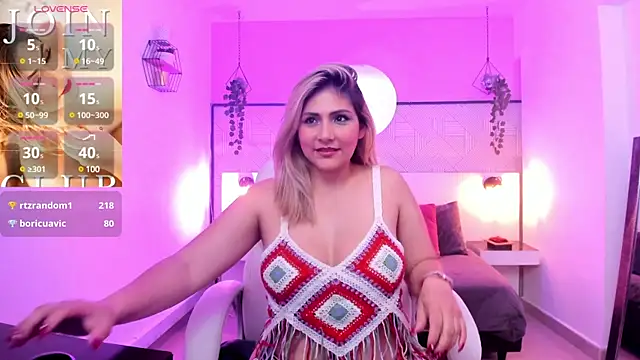 Snapshot of Melanie_silver_ chatting on February 2025 10:48:01 PM Melanie silver online show from February 2025 10:48:01 PM