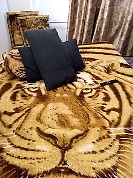 Sabrina ONLY online show from September 2025 01:46:02 PM