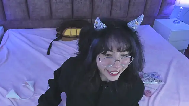 Snapshot of Purplee_Baby chatting on December 2024 01:57:02 AM Purplee Baby online show from December 2024 01:57:02 AM