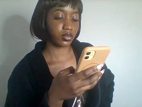 Snapshot of Queeen_model chatting on July 2026 11:20:01 PM Queeen model online show from July 2026 11:20:01 PM