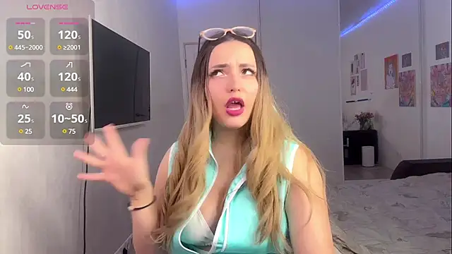 Snapshot of HoneySweetBee chatting on February 2025 03:19:01 AM HoneySweetBee online show from February 2025 03:19:01 AM