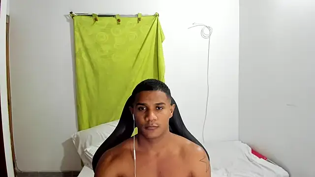 Snapshot of corzoethan chatting on June 2026 05:12:01 AM corzoethan online show from June 2026 05:12:01 AM