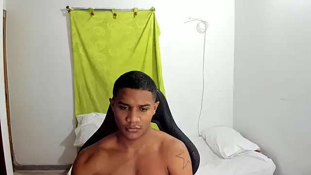 Snapshot of corzoethan chatting on June 2026 04:00:02 PM corzoethan online show from June 2026 04:00:02 PM