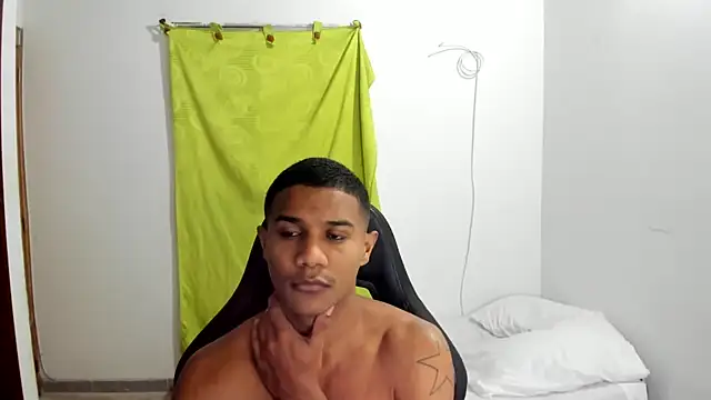 Snapshot of corzoethan chatting on July 2026 04:20:01 PM corzoethan online show from July 2026 04:20:01 PM