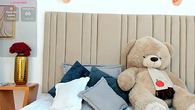 izadii online show from October 2025 06:35:02 PM