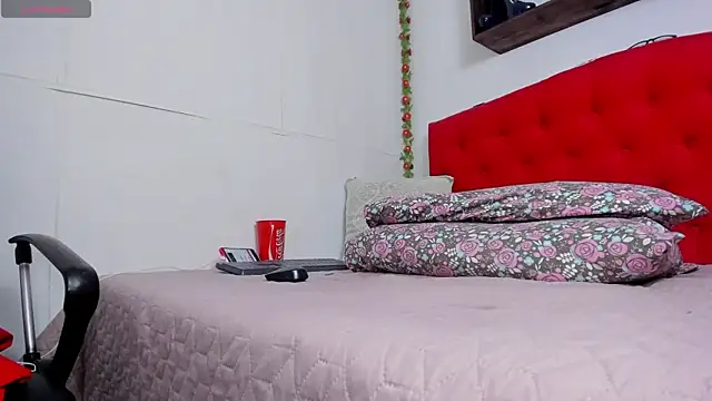 Brulanta Virino online show from September 2025 05:28:01 PM