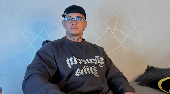 NoahhBrown online show from January 2025 03:02:01 AM