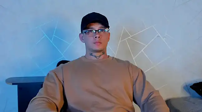 NoahhBrown online show from January 2025 03:38:01 AM