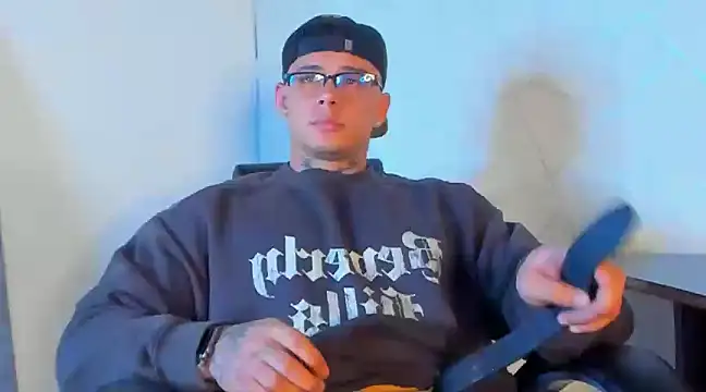 NoahhBrown online show from February 2025 01:09:01 AM