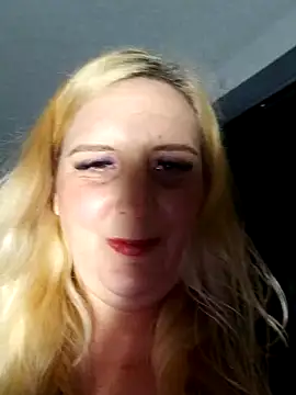 BecciDeluxe online show from January 2026 08:51:02 PM