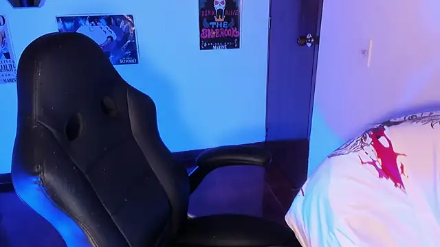 MonxxsLove online show from May 2026 04:28:01 AM