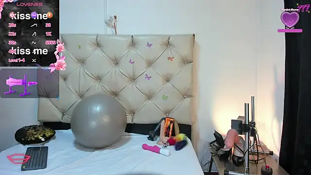 Snapshot of cleopatraa chatting on May 2026 08:36:01 PM cleopatraa online show from May 2026 08:36:01 PM