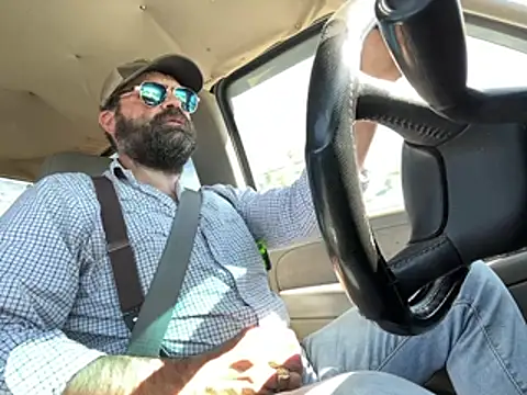 Onesieboy4daddys online show from April 2026 07:58:01 PM