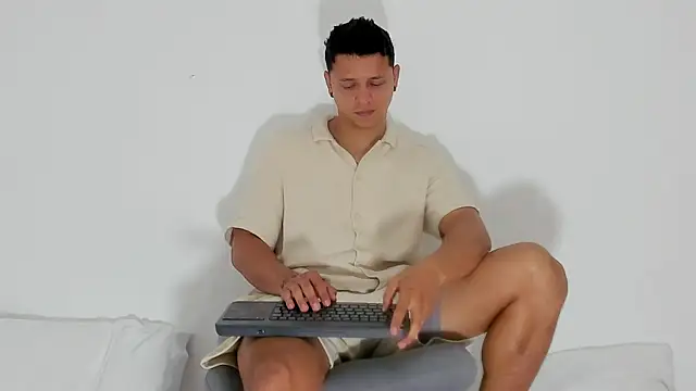 MITCHELL BURNS online show from January 2025 03:07:02 AM