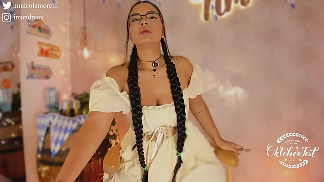 Nicolemorelli2 online show from October 2025 12:46:02 PM