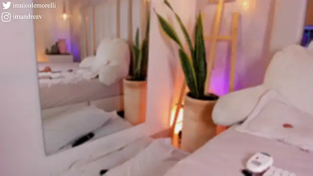 Nicolemorelli2 online show from November 2025 12:20:01 PM