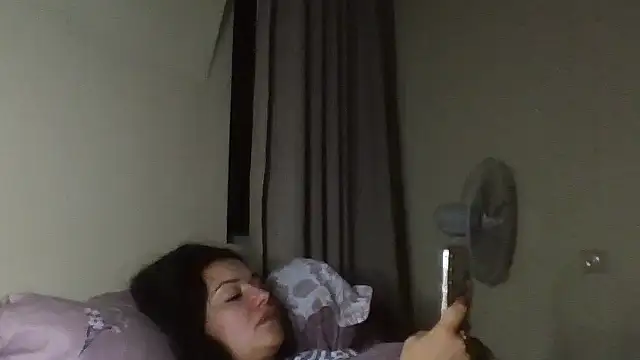 Snapshot of Linusya chatting on October 2025 05:33:01 PM Linusya online show from October 2025 05:33:01 PM