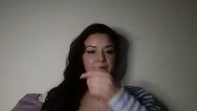 Snapshot of Linusya chatting on October 2025 04:46:01 PM Linusya online show from October 2025 04:46:01 PM