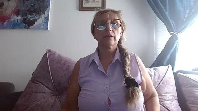 Lilly macflyy online show from May 2026 07:42:01 PM
