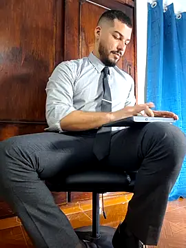 HenryBenso online show from October 2025 05:10:02 PM