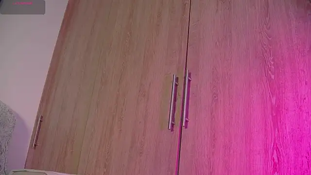 aidaadams online show from October 2025 11:22:01 AM