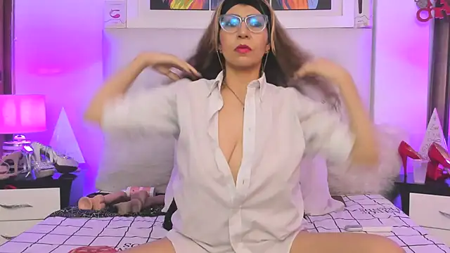 Snapshot of BellaaStarlix chatting on December 2024 02:03:02 AM BellaaStarlix online show from December 2024 02:03:02 AM