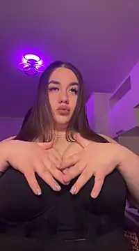 Snapshot of GabiBoobs chatting on February 2025 06:35:02 PM GabiBoobs online show from February 2025 06:35:02 PM